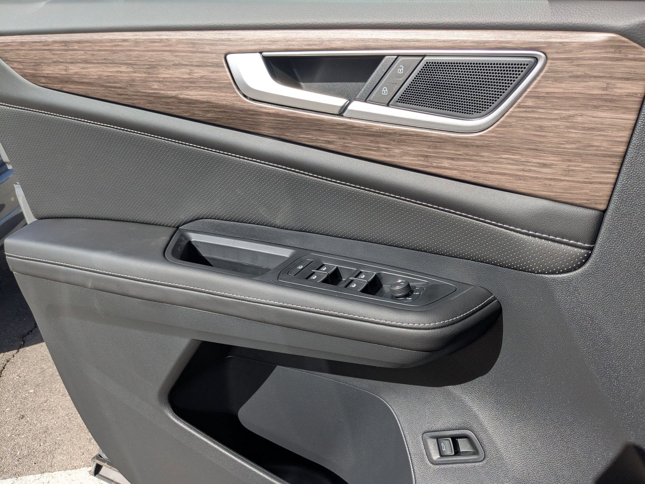 New 2025 PURE GRAY Volkswagen 2.0T SEL image 8