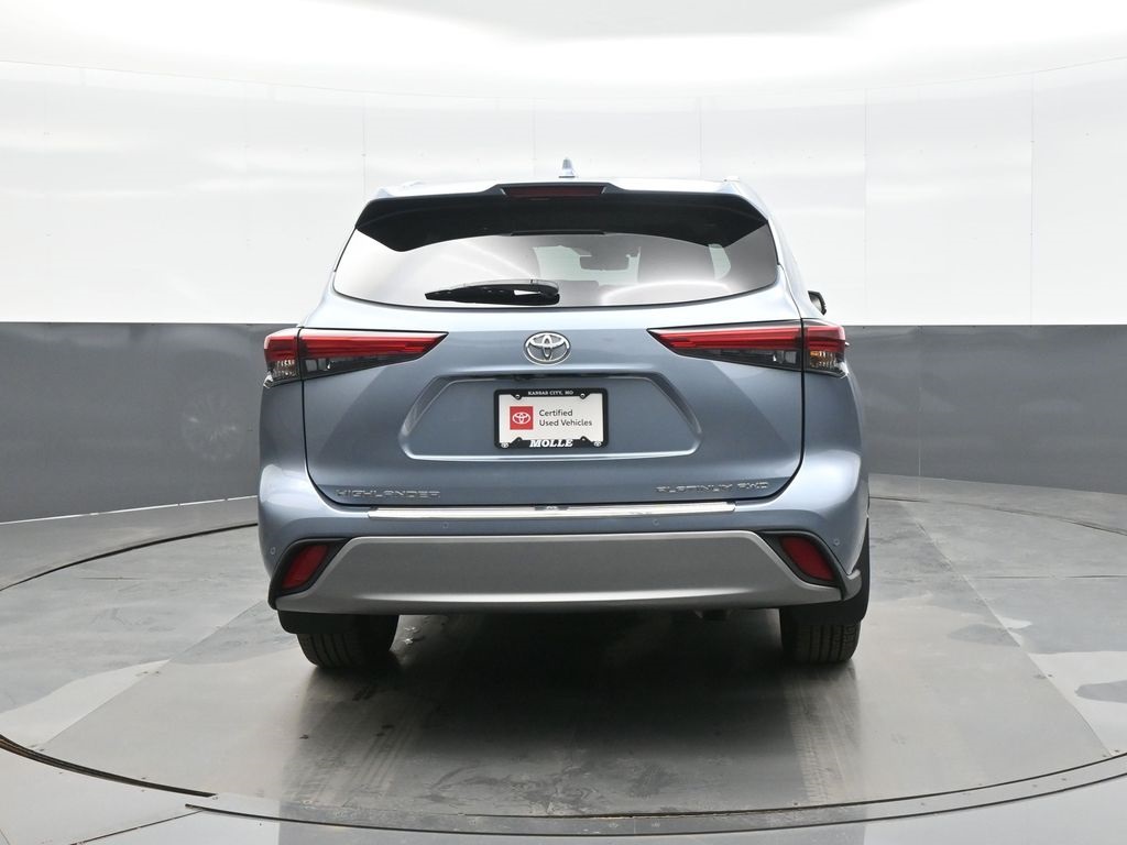 2023 Toyota Highlander Platinum photo 4