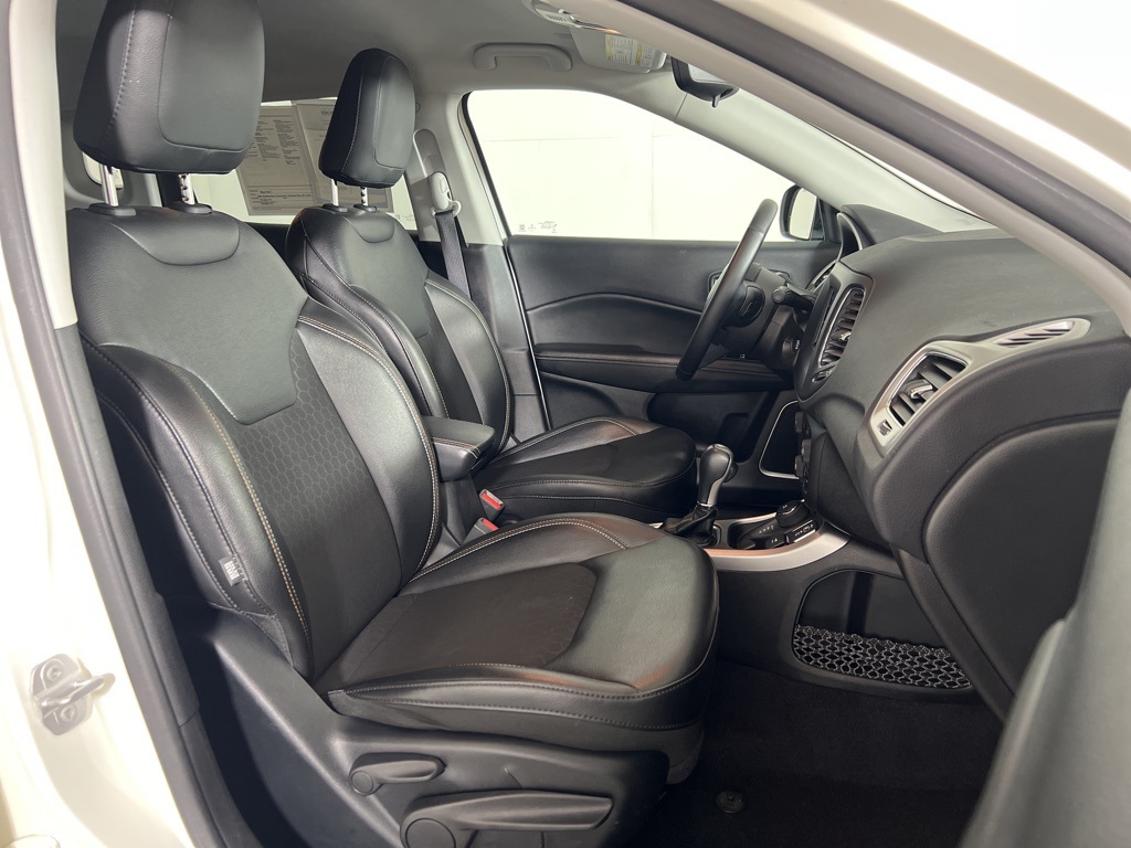 2020 Jeep Compass Latitude photo 9
