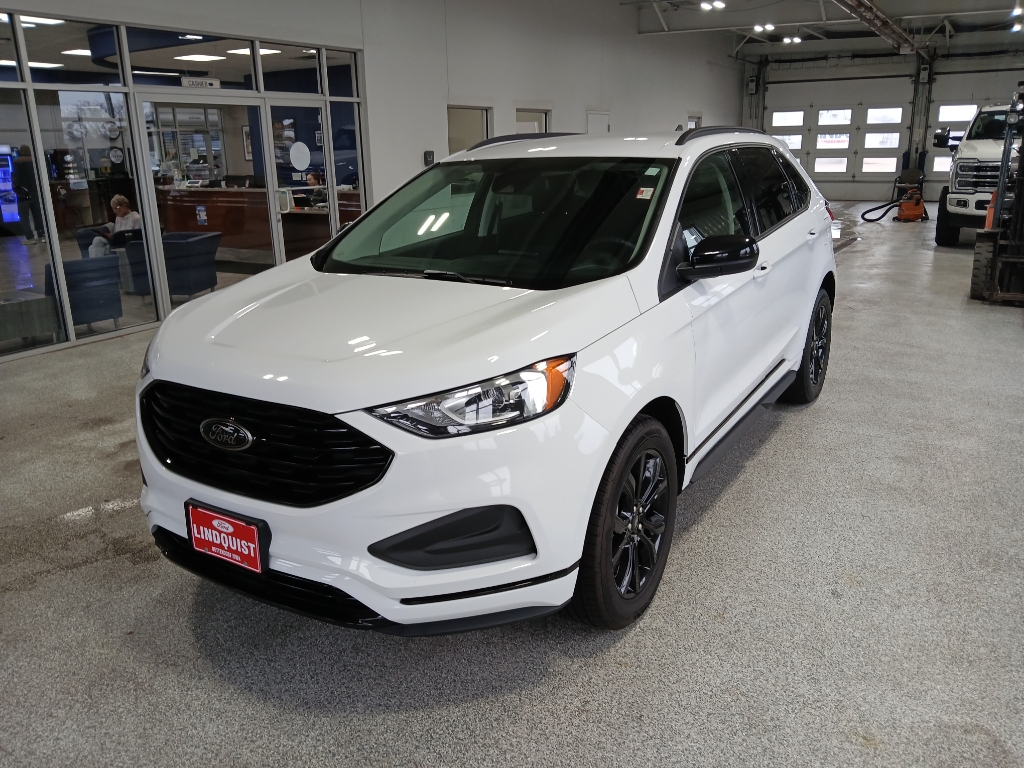 2022 Ford Edge SE photo 4