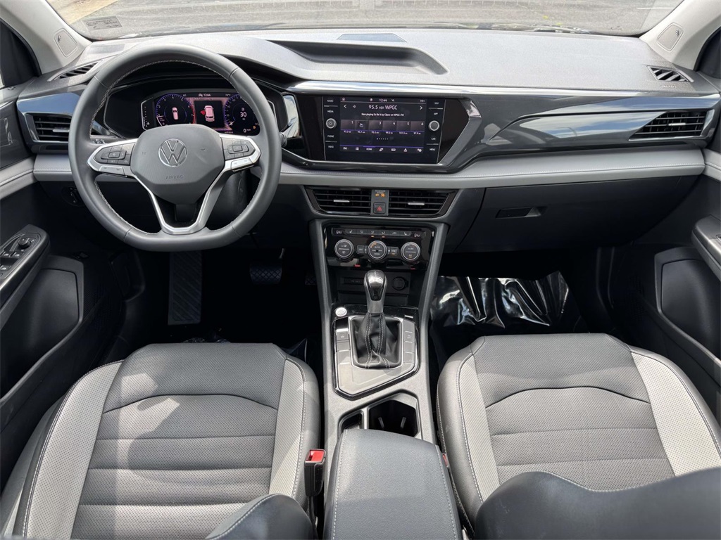2022 Volkswagen Taos SEL photo 15