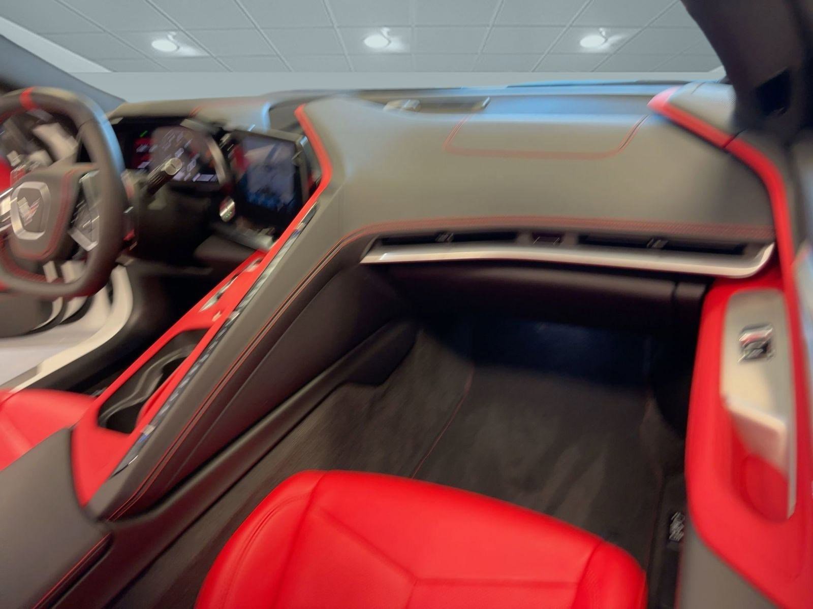 2025 Chevrolet Corvette Stingray 2LT Convertible photo 24