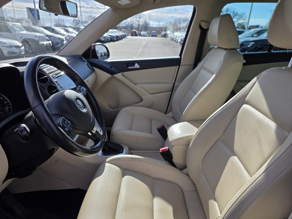 2015 Volkswagen Tiguan SE photo 3