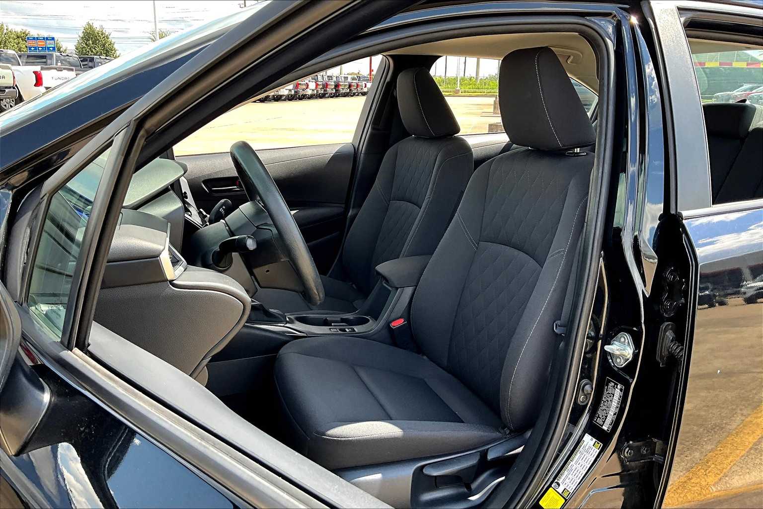 2023 Toyota Corolla LE photo 7