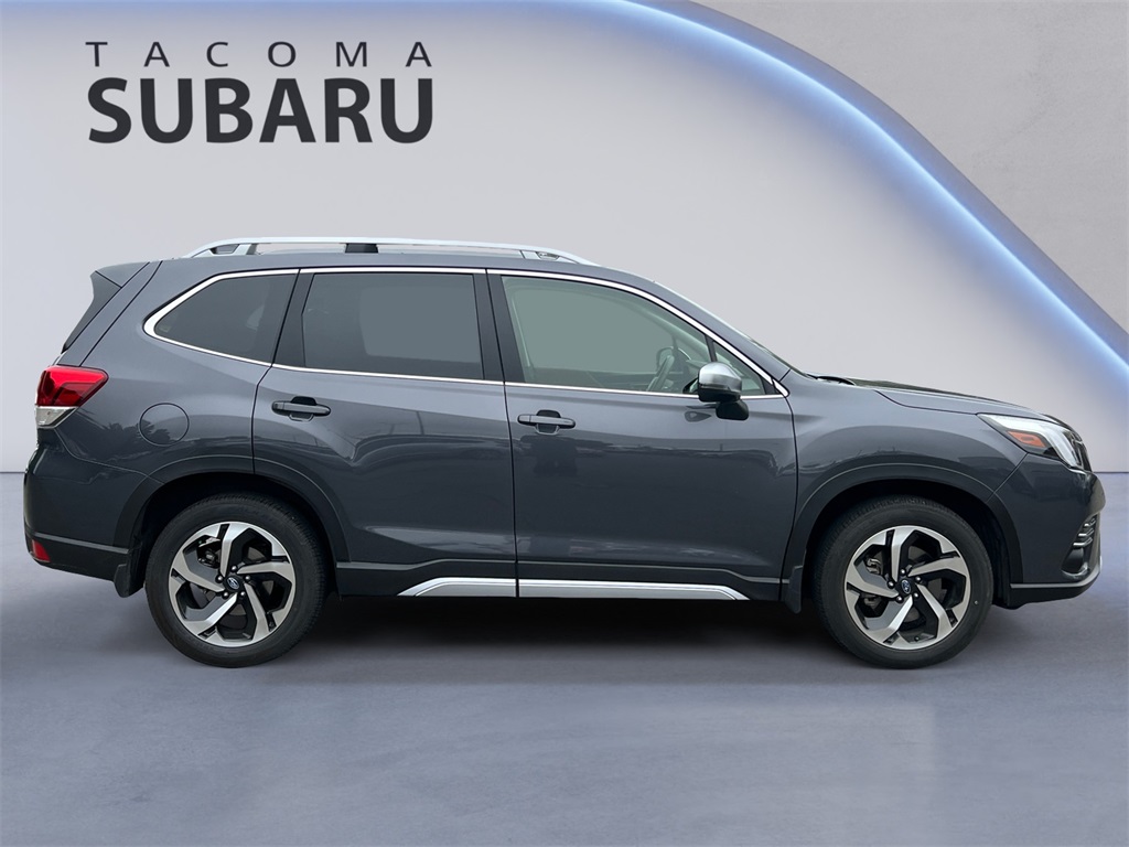 2022 Subaru Forester Touring photo 6