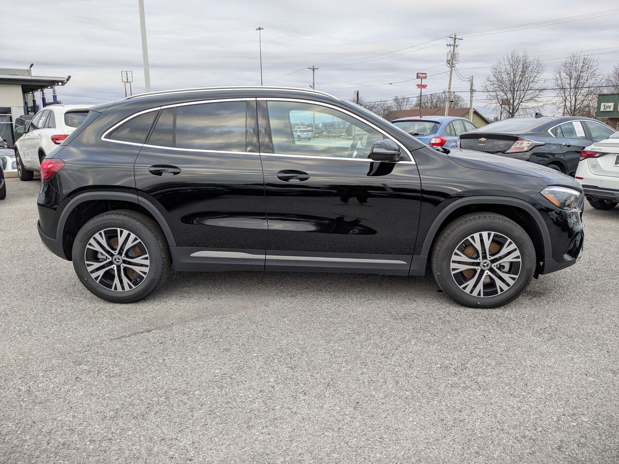 2025 Mercedes Benz GLA 250 photo 4
