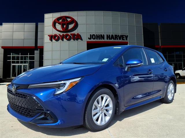 2025 Toyota Corolla Hatchback SE's photo