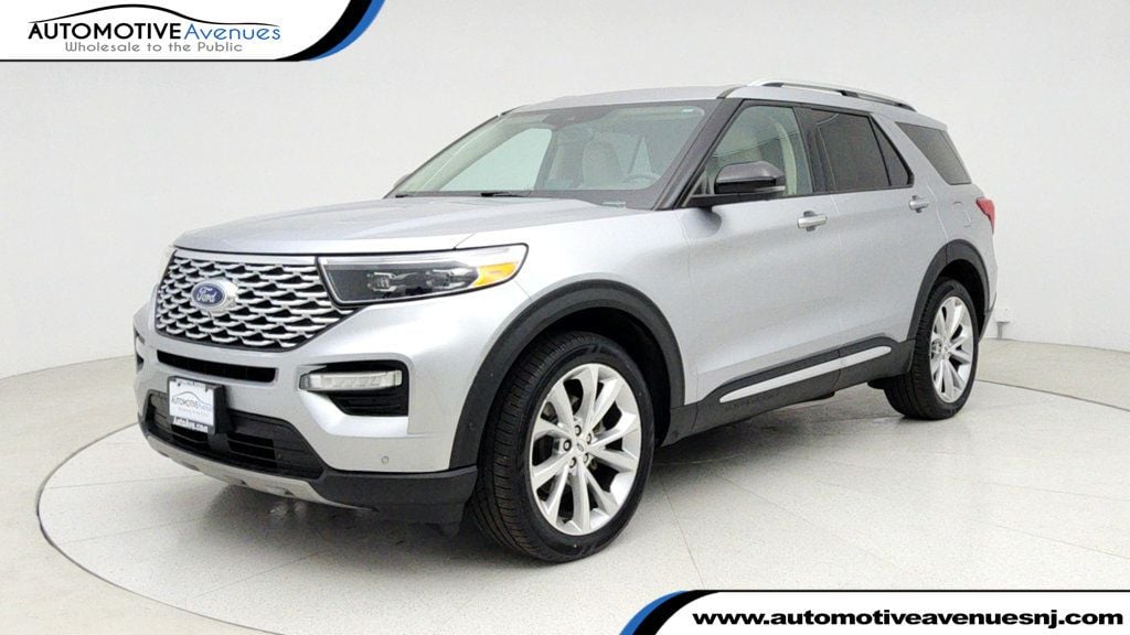 2021 Ford Explorer Platinum's photo