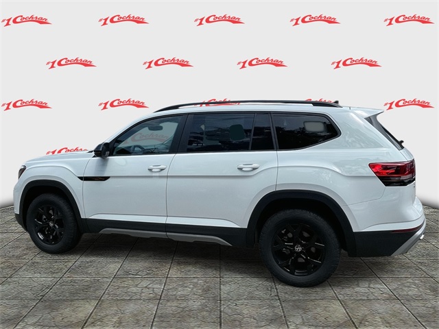 2025 Volkswagen Atlas SE Technology Peak Edition photo 3