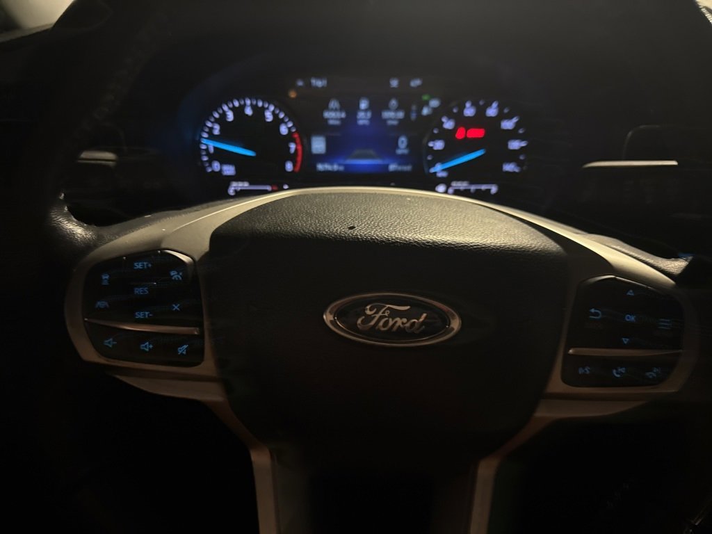 2023 Ford Explorer XLT photo 3