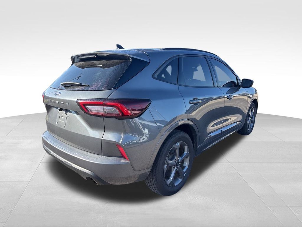 2024 Ford Escape ST-Line photo 4
