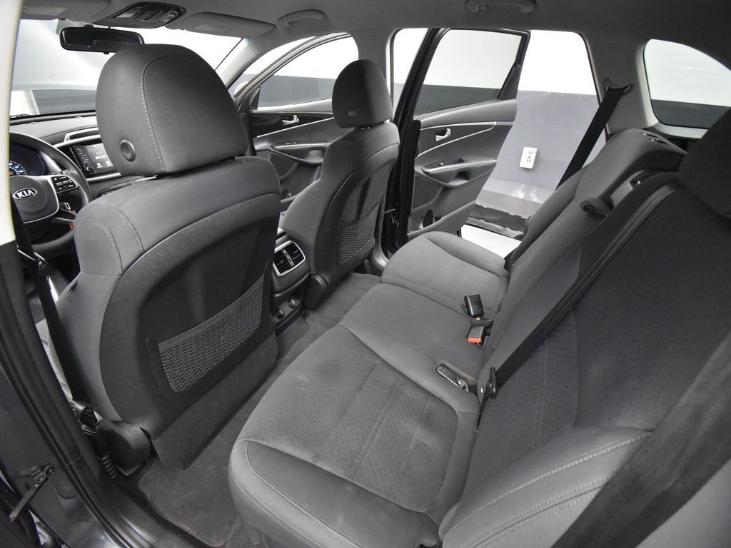 2020 Kia Sorento LX photo 30