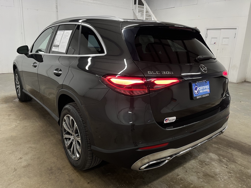 2024 Mercedes Benz GLC 300 photo 5