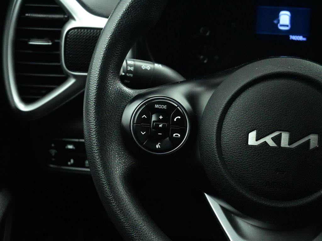 2022 Kia Soul LX photo 4