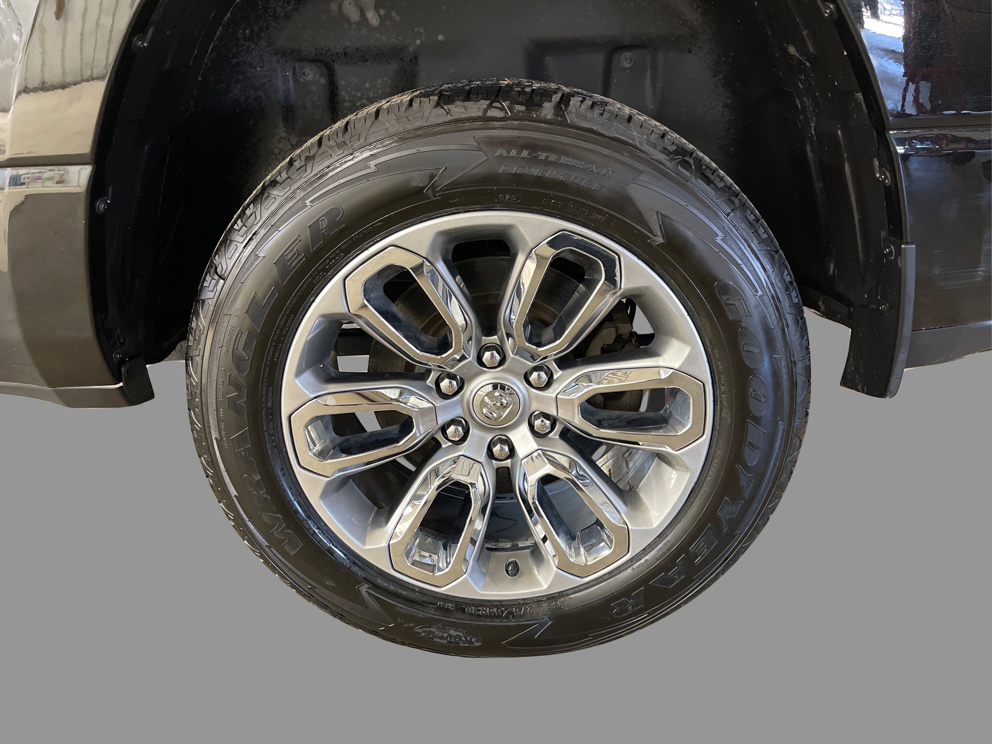 2023 Ram 1500 Laramie photo 12