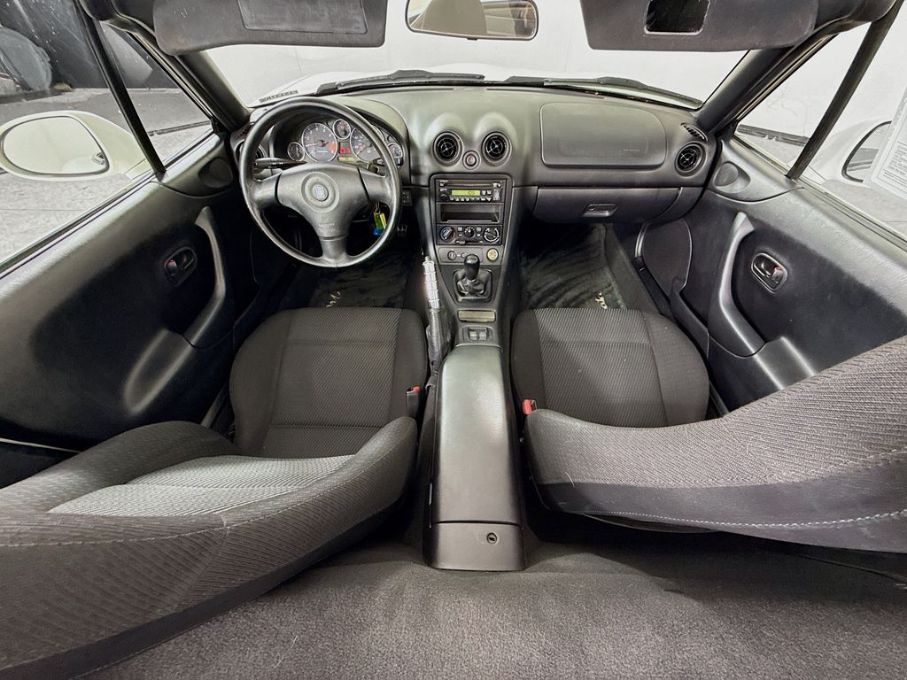 1999 Mazda MX-5 Miata Miata Base photo 3