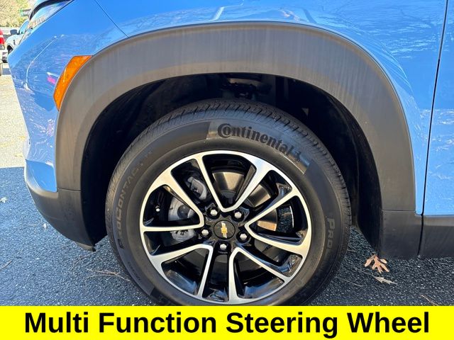 2024 Chevrolet Trailblazer LT photo 2