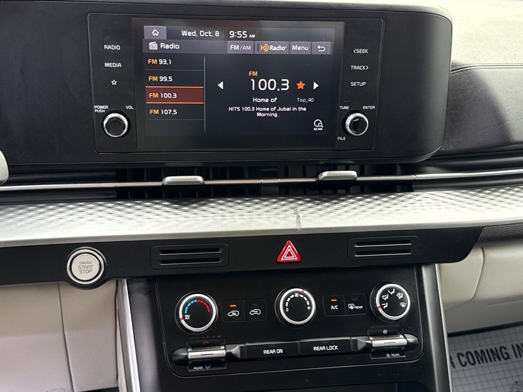 2022 Kia Carnival LX photo 3