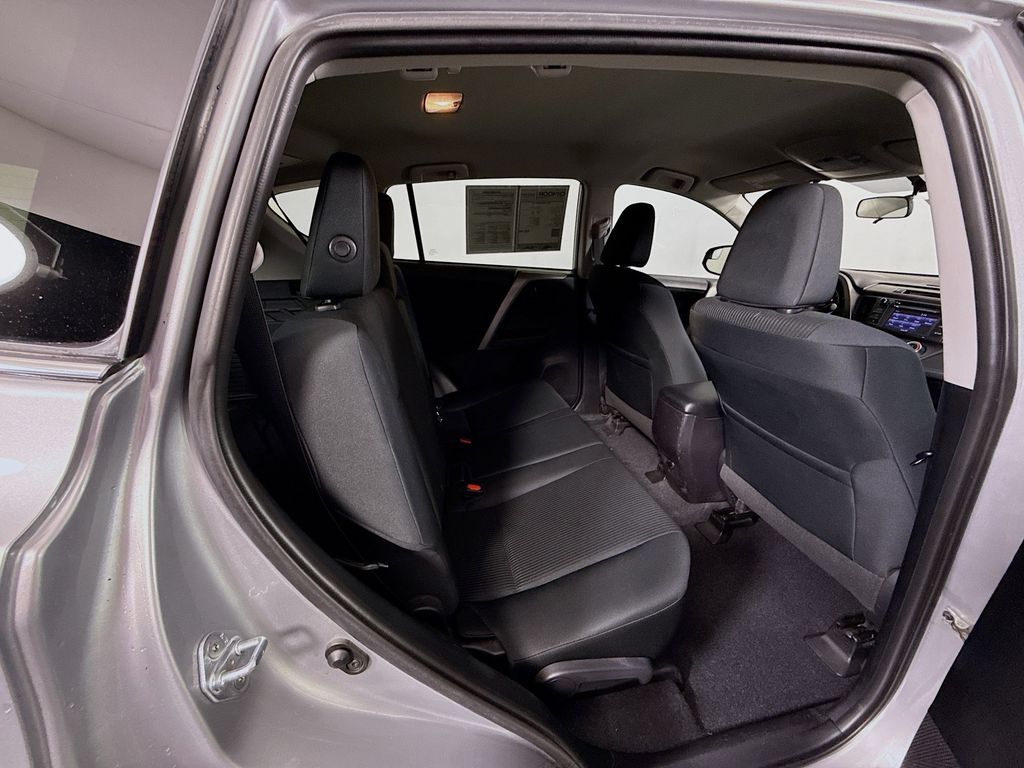 2016 Toyota RAV4 LE photo 26
