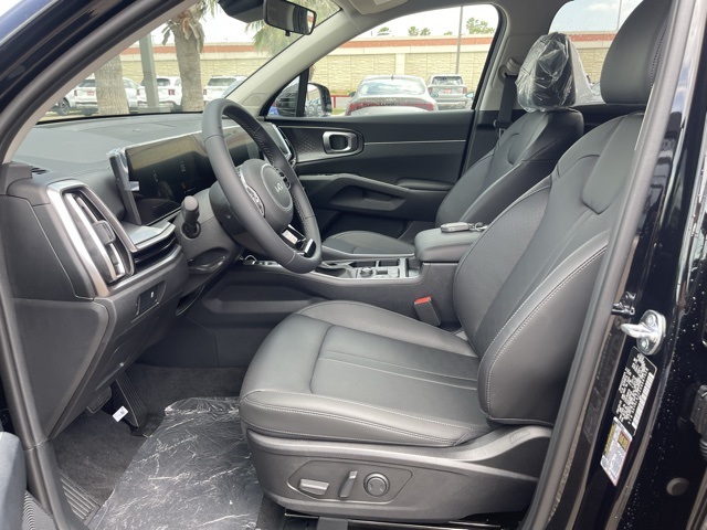 2025 Kia Sorento S photo 13