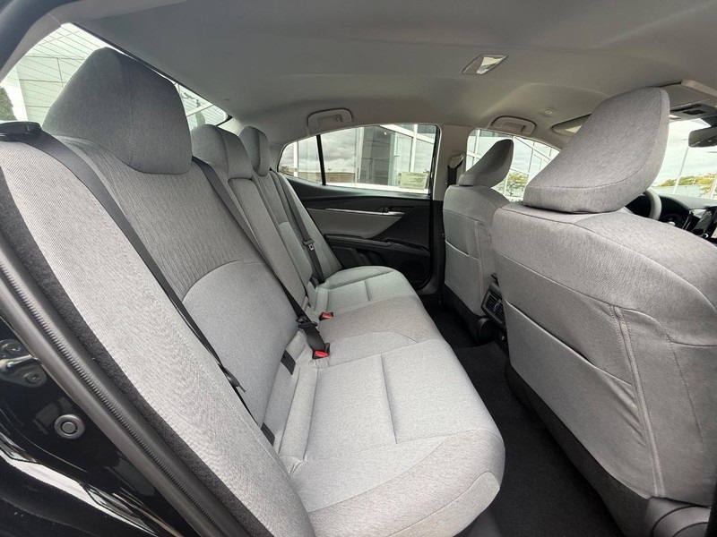 2026 Toyota Camry LE photo 4