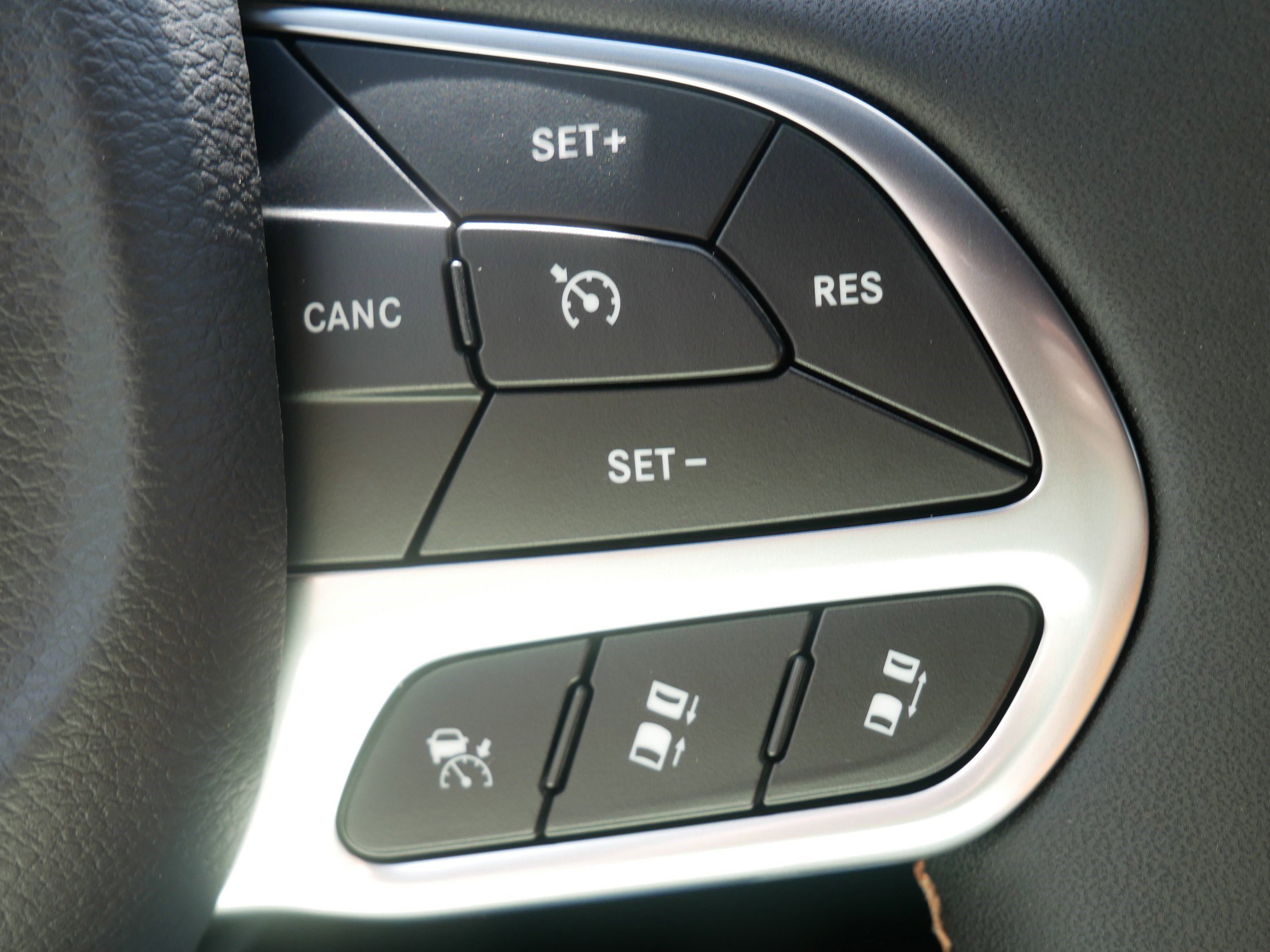 2026 Chrysler Pacifica Pinnacle photo 13