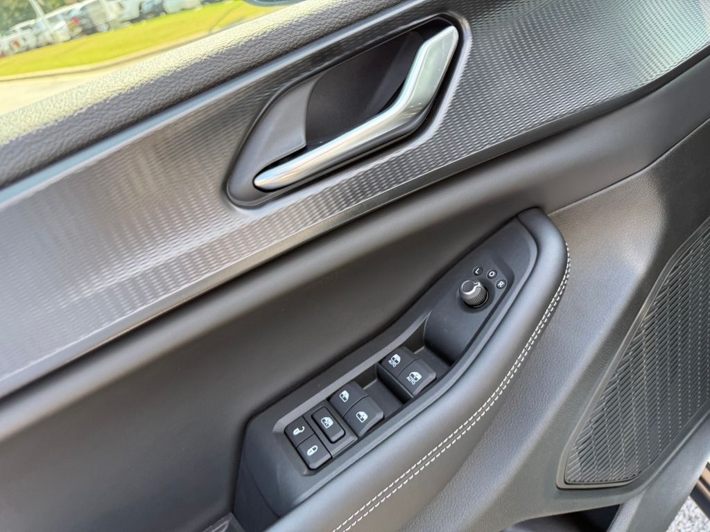 2025 Jeep Grand Cherokee Altitude photo 9