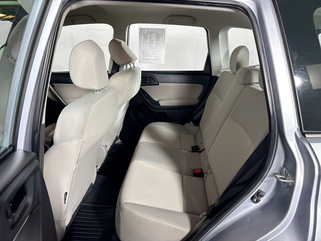 2014 Subaru Forester 2.5i photo 19