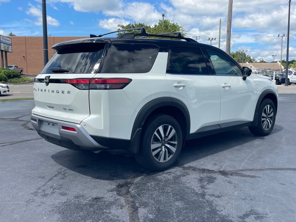 2024 Nissan Pathfinder SL photo 6