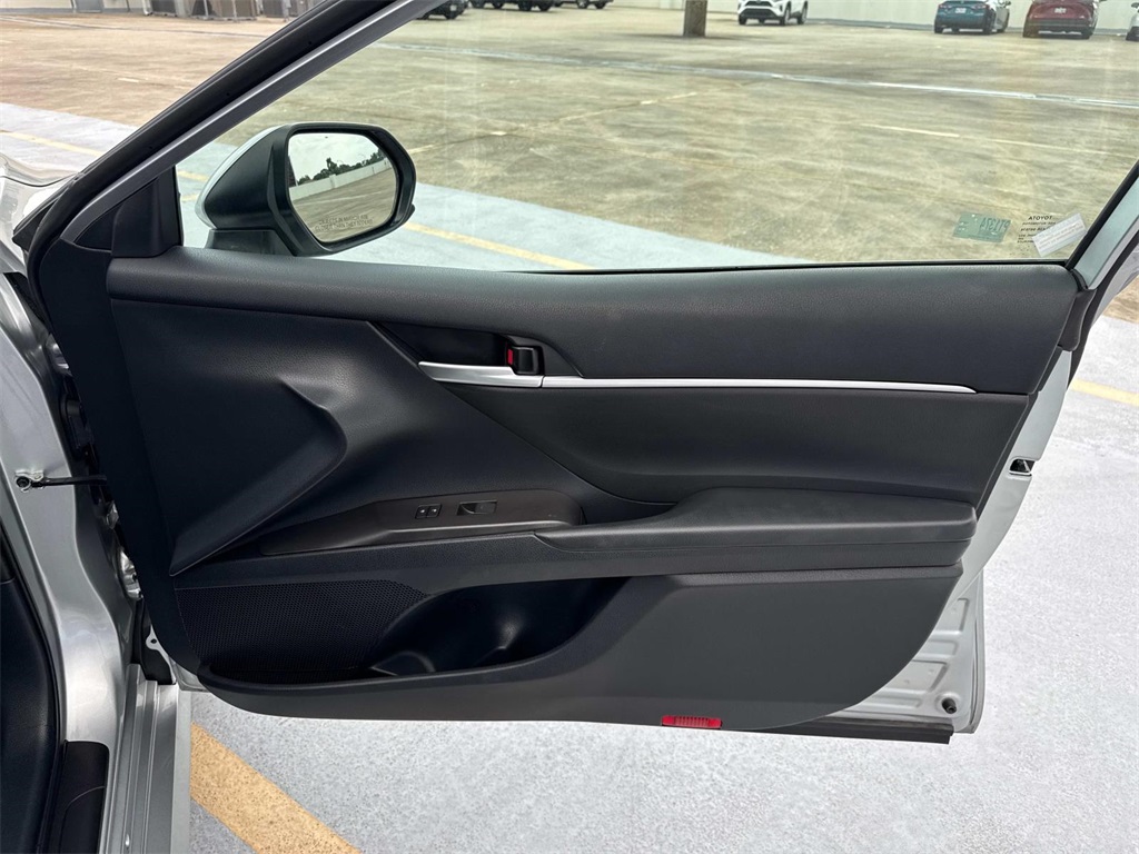 2023 Toyota Camry LE photo 12