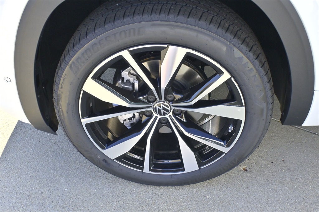 2026 Volkswagen Atlas SEL Premium R-Line photo 10