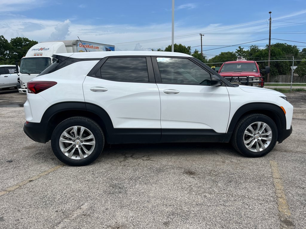 2022 Chevrolet Trailblazer LS photo 3