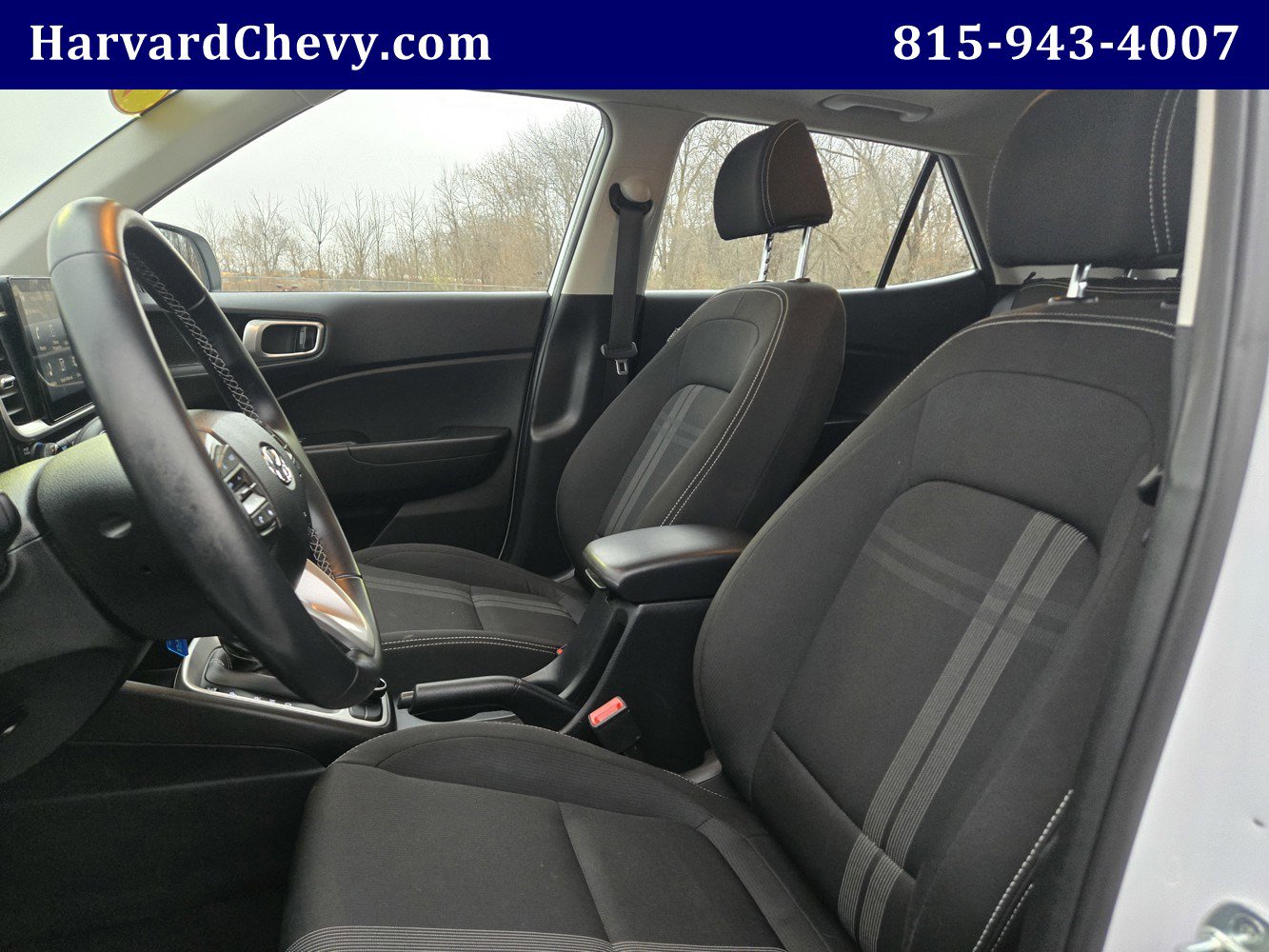 2023 Hyundai Venue SEL photo 4