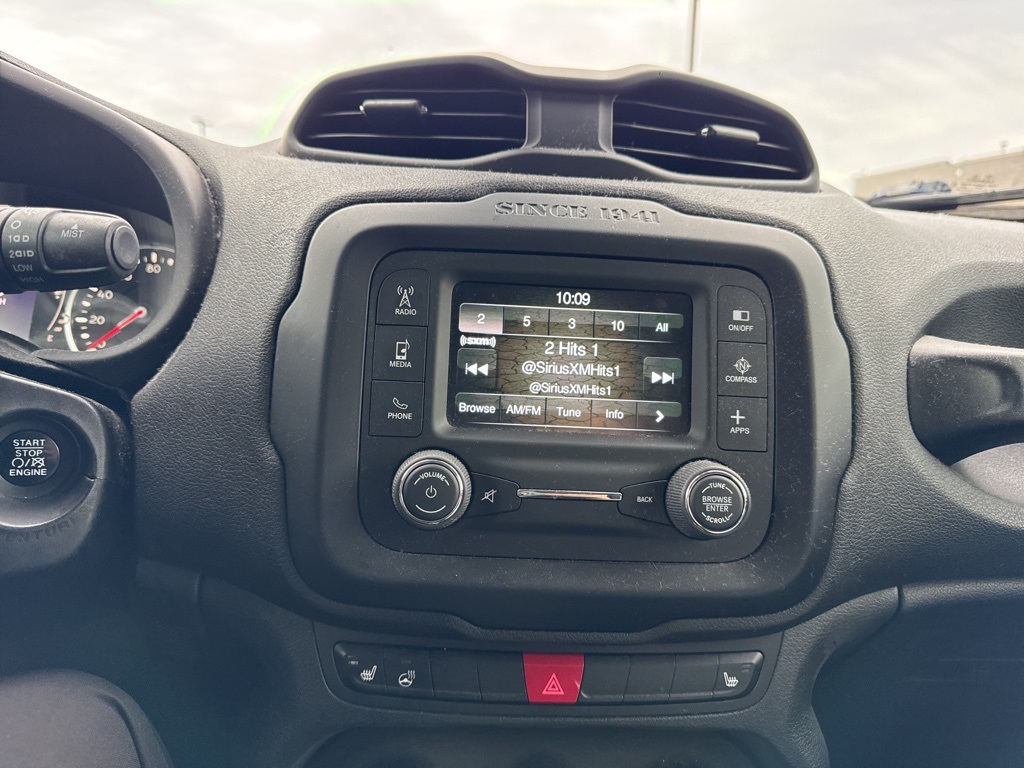 2017 Jeep Renegade Latitude North Edition photo 2