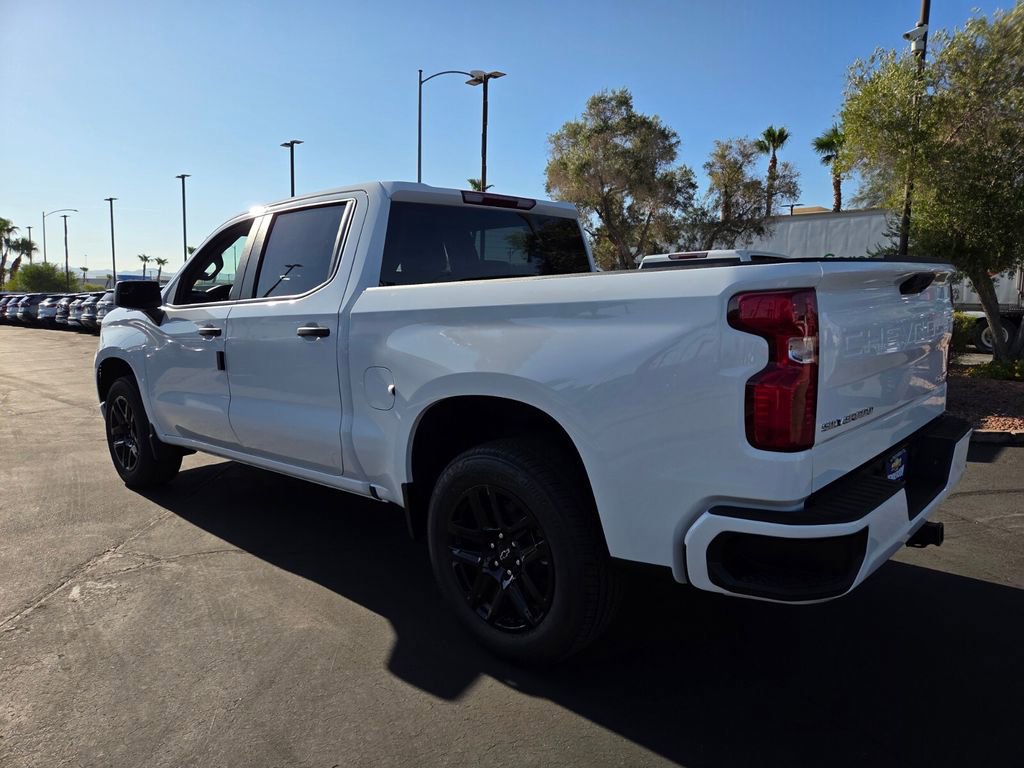 2025 Chevrolet Silverado 1500 Custom photo 3
