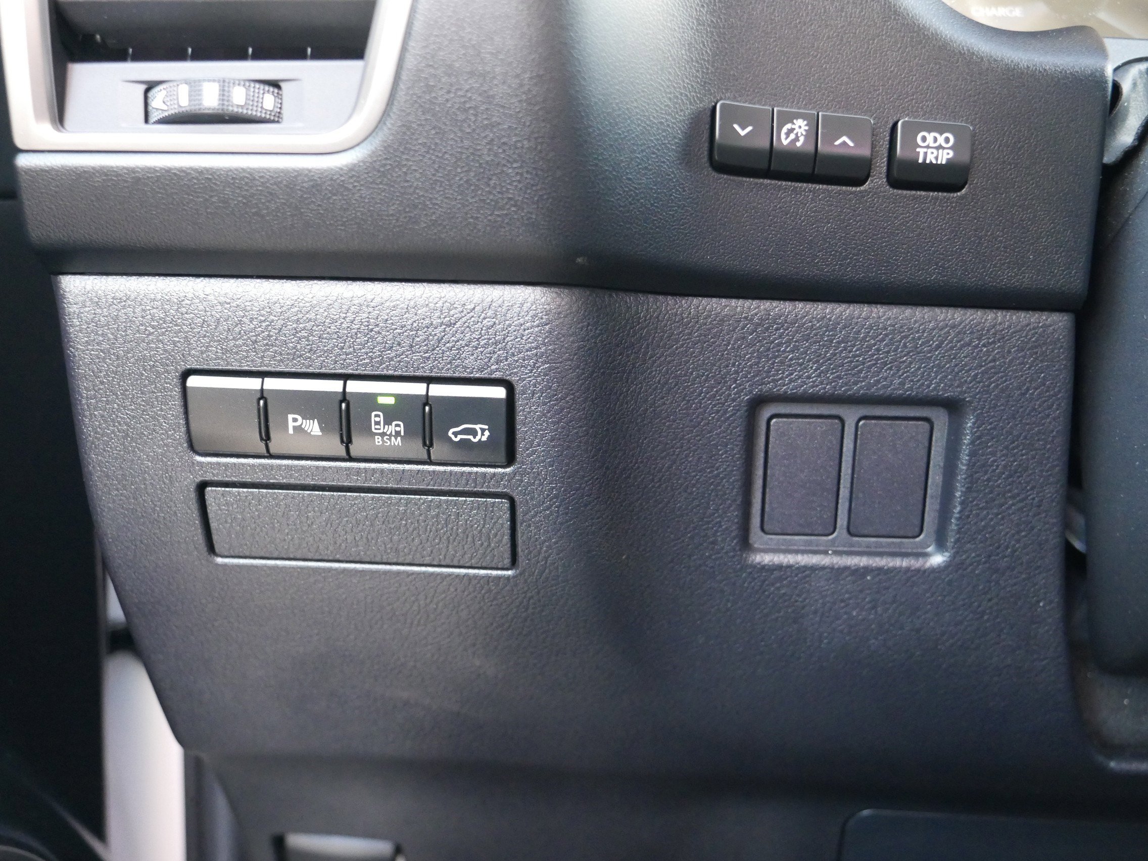 2016 Lexus NX 300h Luxury photo 26