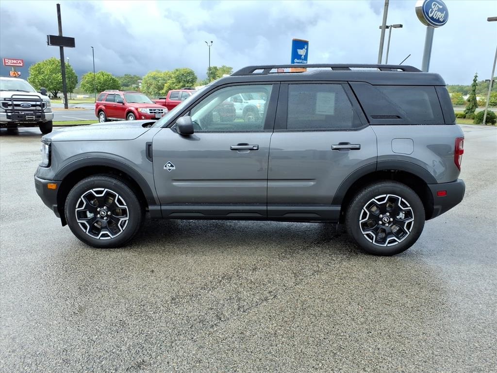 2025 Ford Bronco Sport Outer Banks photo 2