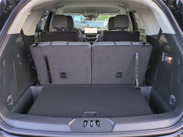 2025 Ford Explorer photo 10