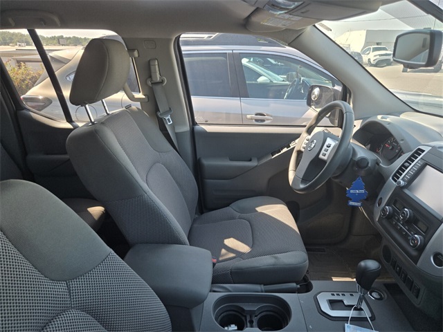 2020 Nissan Frontier SV photo 3