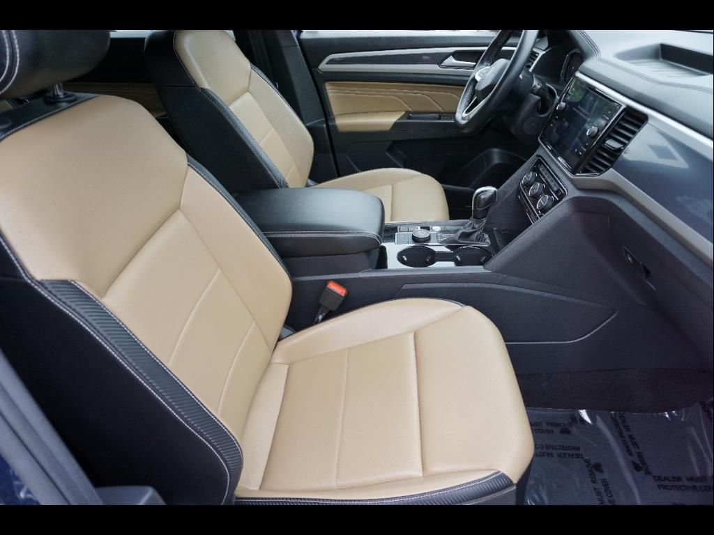 2022 Volkswagen Atlas Cross Sport SE Technology photo 16