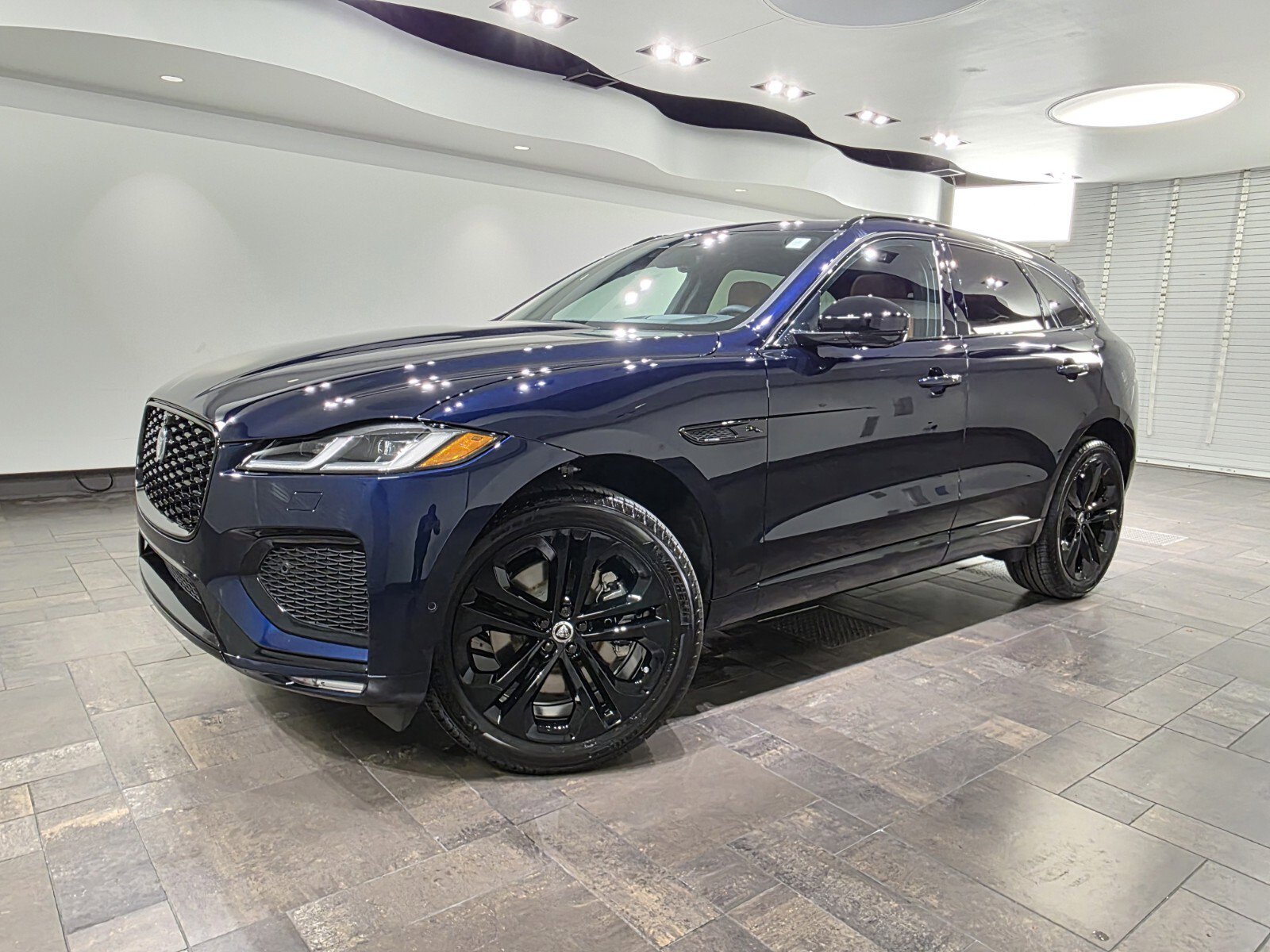 2026 Jaguar F-Pace R-Dynamic S's photo