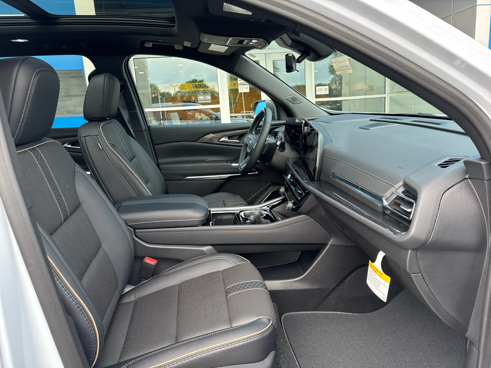 2026 Chevrolet Traverse High Country photo 3