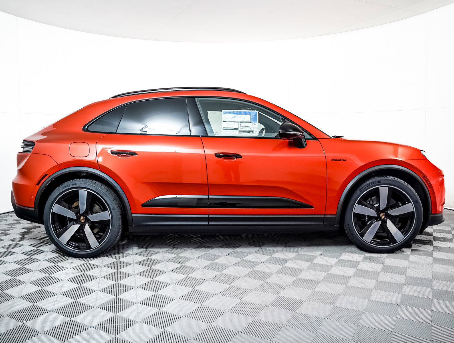 2025 Porsche Macan Electric photo 9
