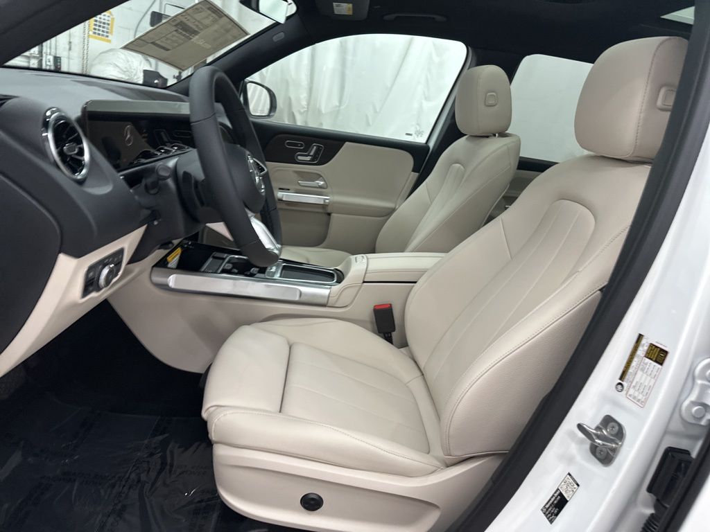 2026 Mercedes Benz GLB 250 4MATIC photo 18