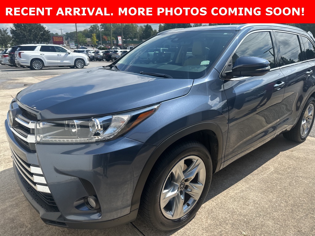 2017 Toyota Highlander Limited photo 2