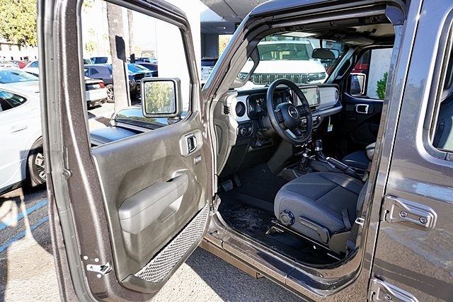 New 2026 Granite Crystal Metallic Clear-Coat Exterior Paint Jeep Sport image 41