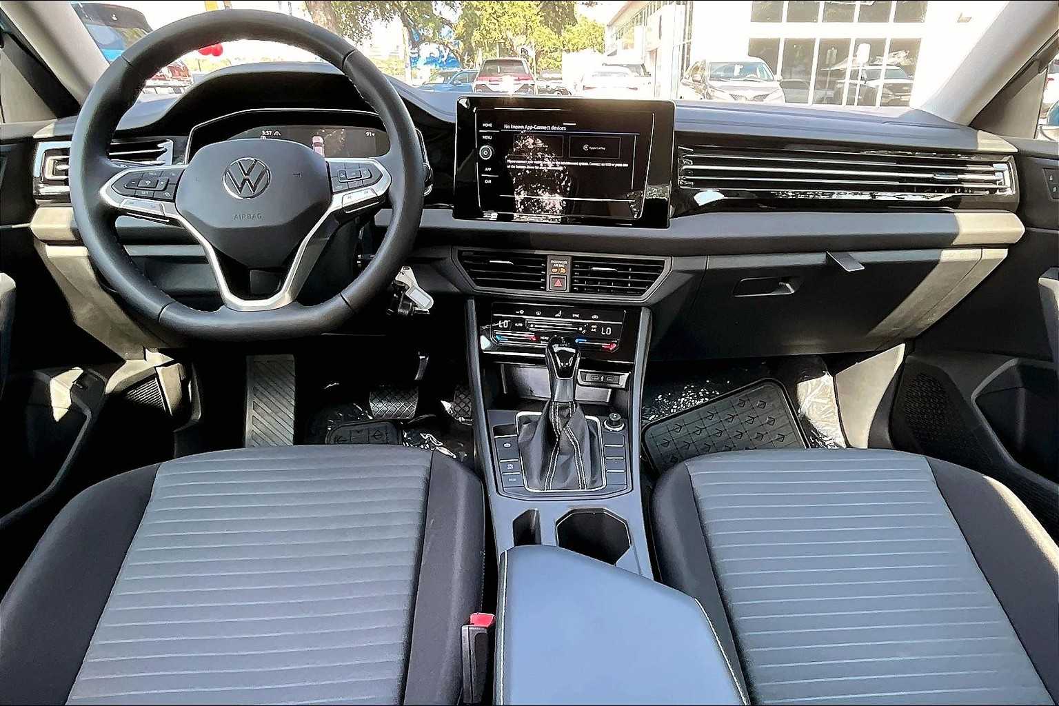 2025 Volkswagen Jetta 1.5T S photo 5