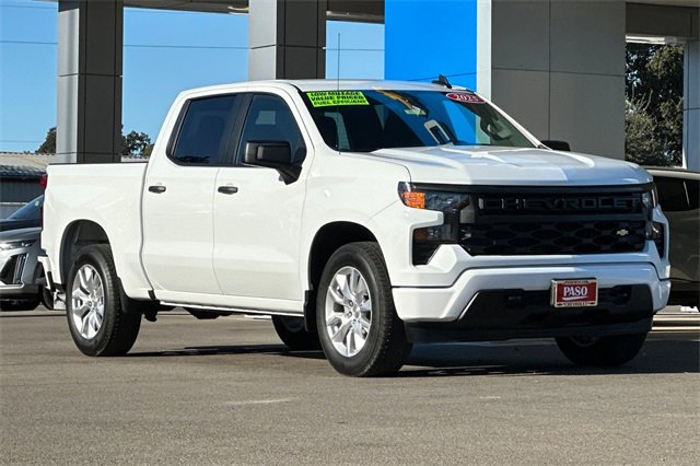 2025 Chevrolet Silverado 1500 Custom photo 2