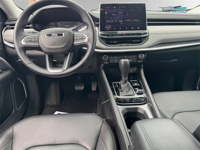 2022 Jeep Compass Latitude Lux photo 10