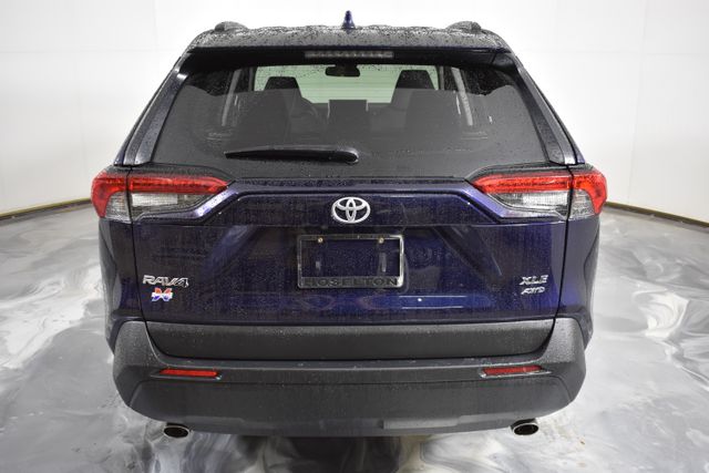 2023 Toyota RAV4 XLE photo 4